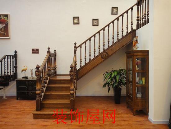 实木楼梯和钢木楼梯哪个好