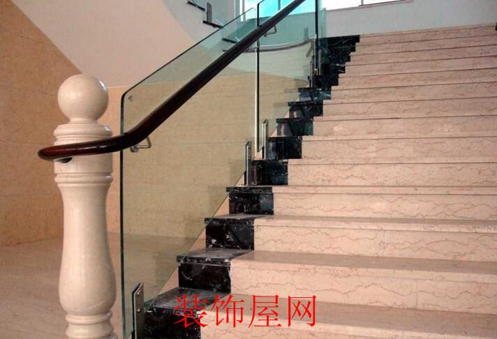 楼梯玻璃扶手价格 楼梯玻璃扶手安装