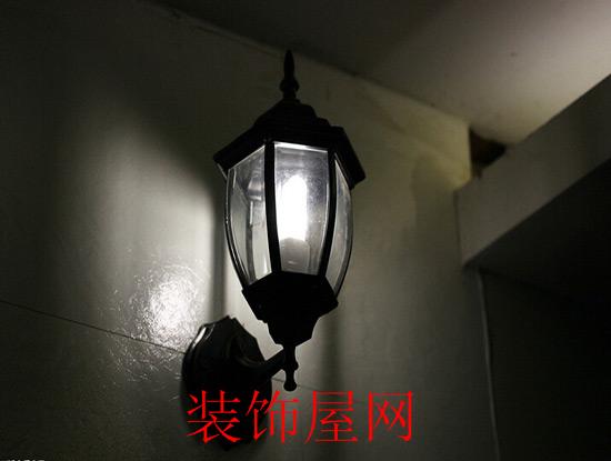 室外壁灯安装高度