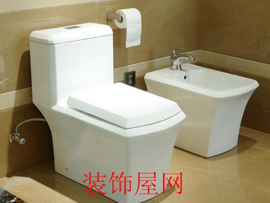 科勒入墙式马桶