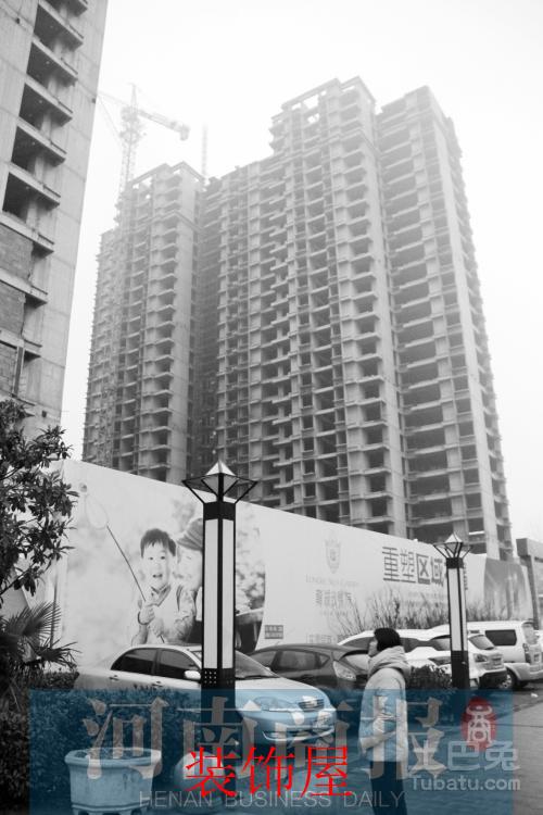 新郑五证齐全地铁盘停工一两年 开发商：尽快复工