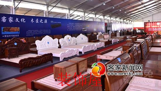 2016年南康家具产业集群实现产值1010亿