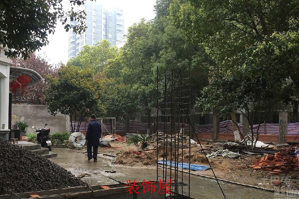 小区业主私改别墅 为何物业对屋主身份集体失声