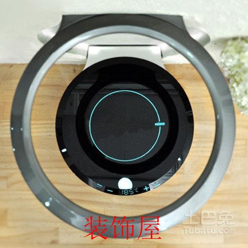 能折叠进墙壁的烟机和灶具 科技感十足 能折叠进墙壁的烟机和灶具 科技感十足